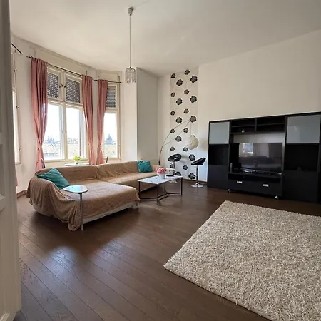 Nyugati Loft Appartement *